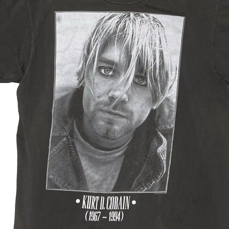NIRVANA KURT COBAIN MEMORIAL BLACK ACME XL 9353