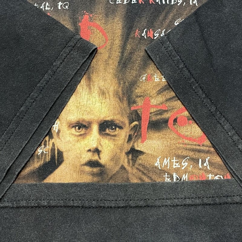 KORN UNTOUCHABLES 2002 WORLD TOUR TEE GIANT XL KORN UNTOUCHABLES 2002 WORLD TOUR TEE GIANT XL