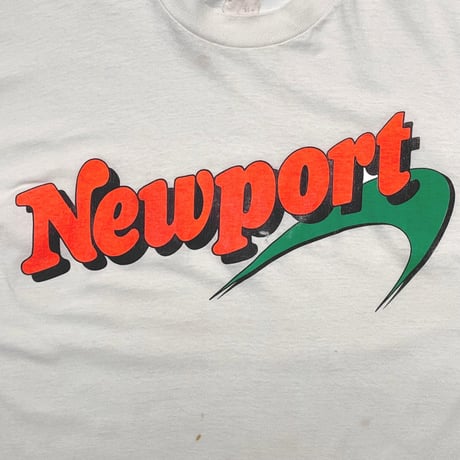 NEWPORT LOGO WHITE FITS LARGE 9679