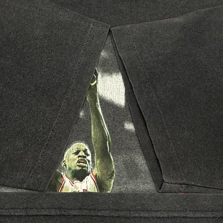 DENNIS RODMAN 1997 SURPASSES 10,000 REBOUNDS FITS MEDIUM 2978