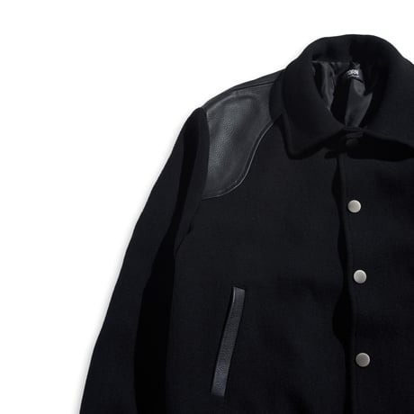 UNTORN COdee Cozy Varsity Jacket