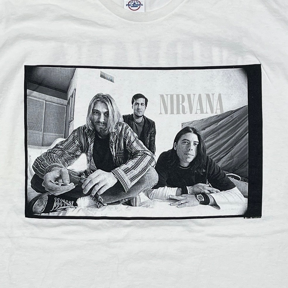 NIRVANA MEMBER PORTRAIT WHITE DELTA XXL 0487 |