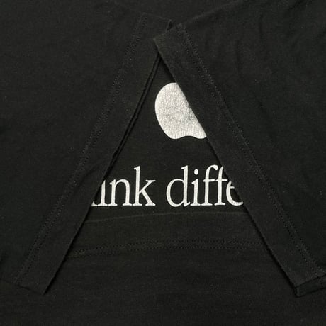 Apple Think different.  LOGO Hanes XL 7793