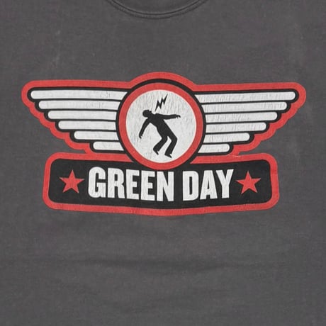 GREEN DAY 2004 WING LOGO CHACOAL GILDAN MEDIUM 3675