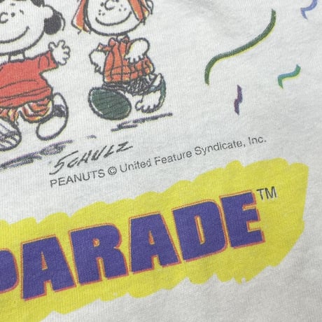 PEANUTS A JOINT PARADE WHITE HANES XXL 4380