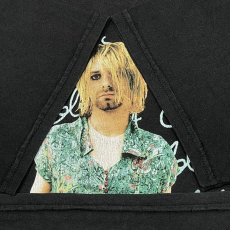 NIRVANA KURT COBAIN DRESSED M&O MEDIUM 2051