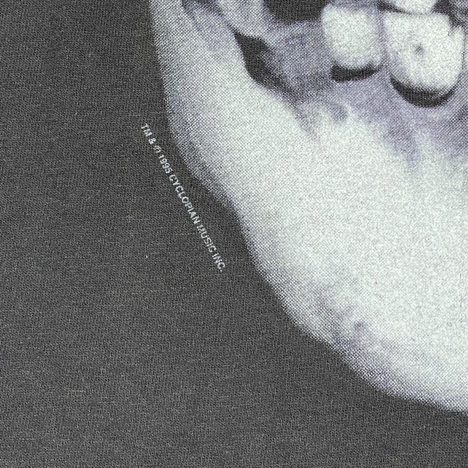 6137477d8c1a5b54c3842729
