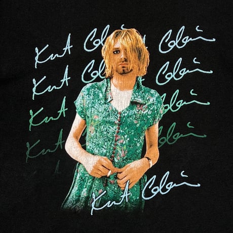 NIRVANA KURT COBAIN DRESS WEARING M&O LARGE 3008
