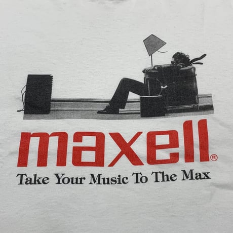 MAXELL TAKE YOUR MUSIC TO THE MAX WHITE FITS MEDIUM 4945