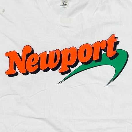 NEWPORT LOGO WHITE SCREEN STARS XL 5982