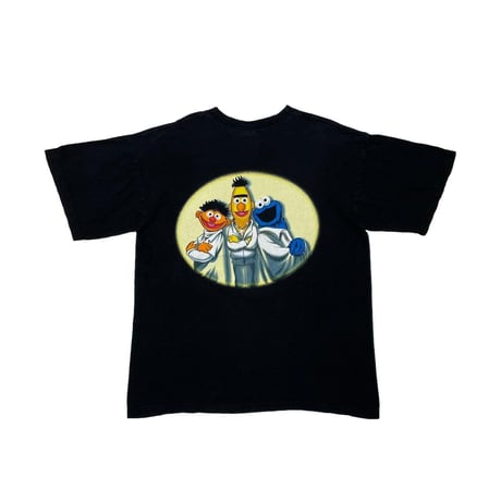 SESAME STREET SATURDAY NIGHT FEVER PARODY TEE LARGE 70KH8741