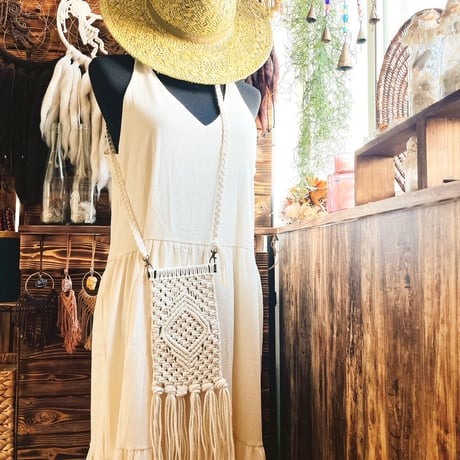 435-macrame shoulderpoach /ivory
