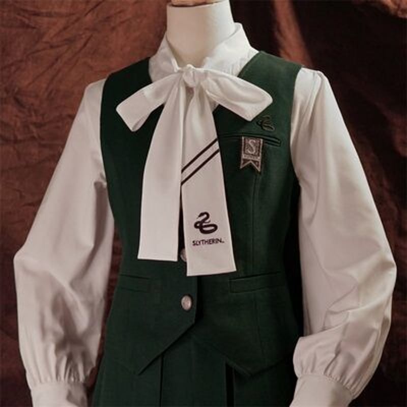 公式】 ハリーポッター ベスト ホグワーツ制服 ワーナー 公式】 ハリーポッター ベスト ホグワーツ制服 ワーナー