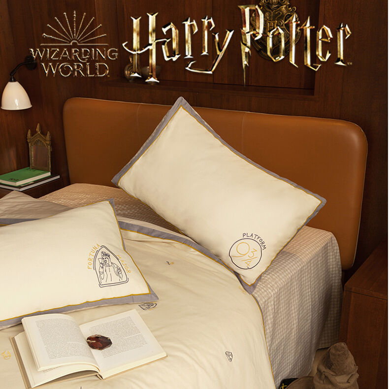 新品未使用•海外購入【Harry Potter】ベッドカバー Amazon｜ホグワーツ ハリー ポッター 魔法 寝具3点セット 布団