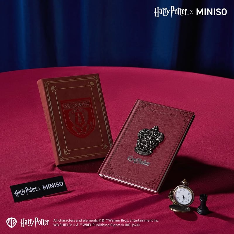 公式 ハリーポッターホグワーツ エンブレムレザーノート MINISO | Aki