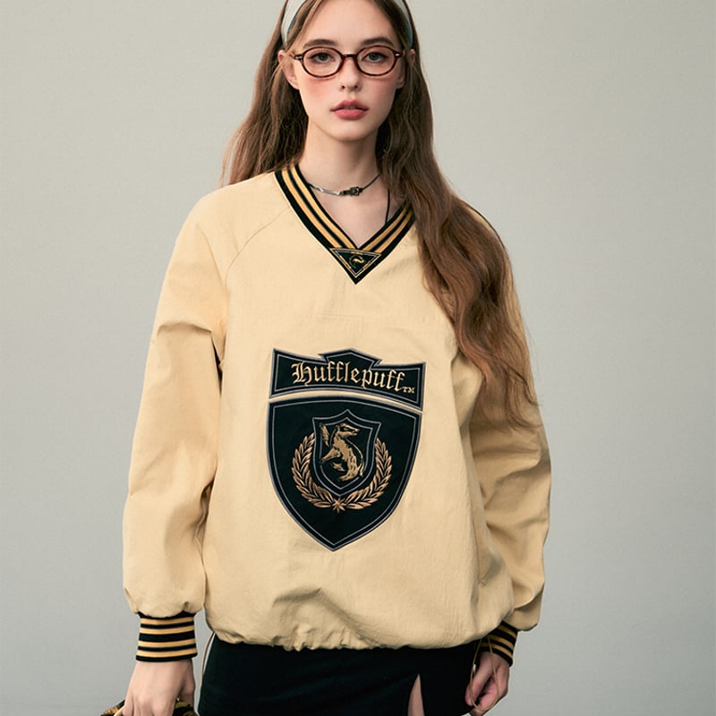 Supreme 黒 刺繍トレーナー ホグワーツ セール】【ハリー・ポッター】ホグワーツ4寮カレッジトレーナー