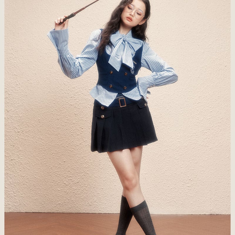 【公式】ハリーポッタースタジオツアー プリーツスカート+ネクタイ/現地購入・美品 公式】ハリーポッタースタジオツアー プリーツスカート+ネクタイ