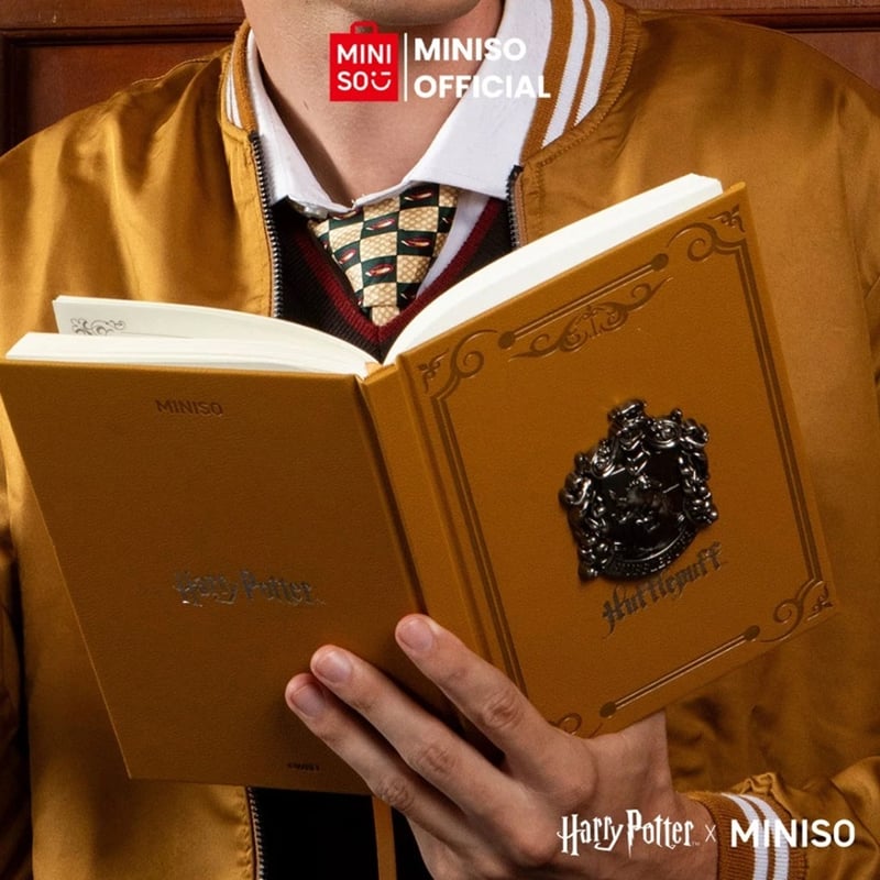公式 ハリーポッターホグワーツ エンブレムレザーノート MINISO | Aki