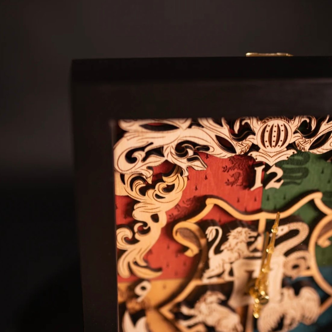 ハリーポッター ホグワーツ 校章 アンティーク 3D 壁掛け時計 ブラック