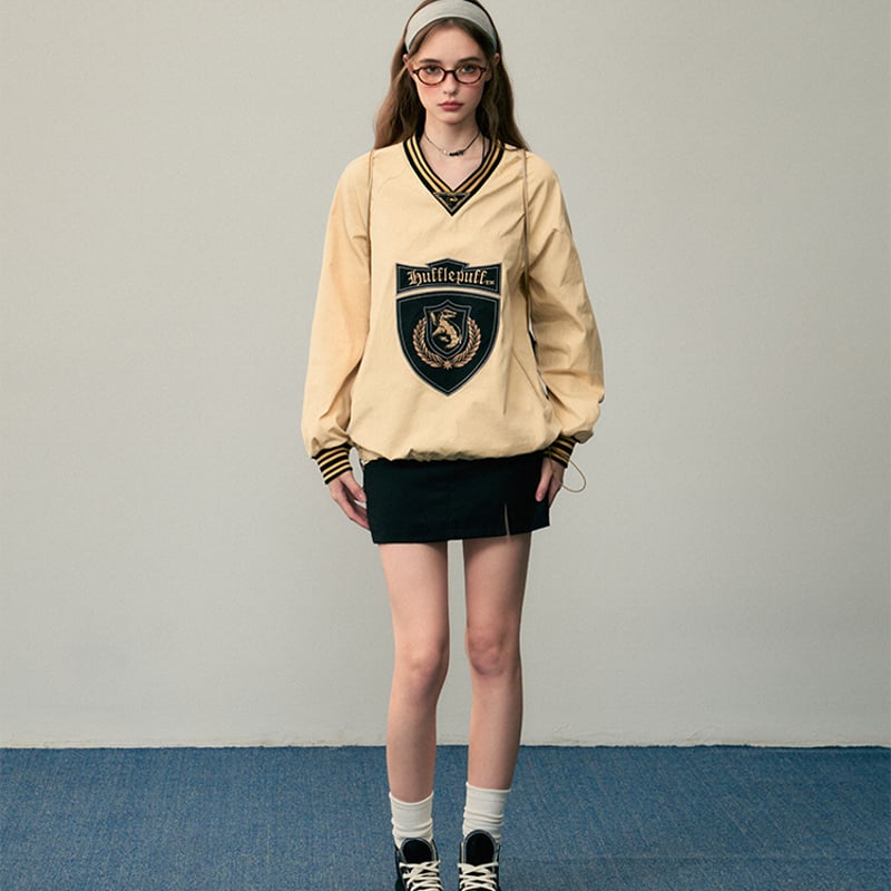 Supreme 黒 刺繍トレーナー ホグワーツ Supreme 黒 刺繍トレーナー ホグワーツ