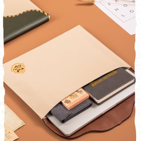 公式 ハリーポッターPC・タブレット 収納ケース ホグワーツデザイン 海外限定コラボ deli
