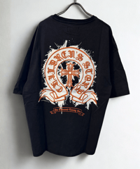 【Y.e(J)ow】クロスプリント＆刺繍Tシャツ