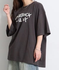 【レディース・ユニセックス】ロゴプリントBIGシルエットTシャツ（206907）