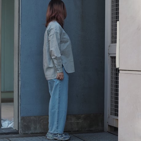 [OMNIGOD womens / オムニゴッド] ヒッコリー ワイドスタンドカラーシャツ【56-973E】