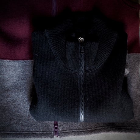 [OMNIGOD unisex / オムニゴッド] ウーレンクォーター ジップアップベスト