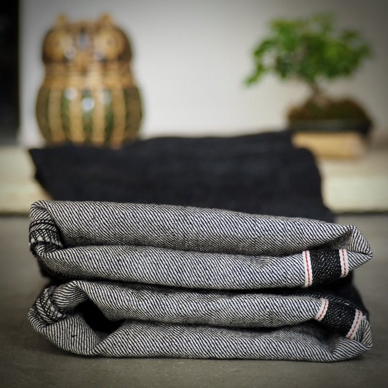 【極太ステッチ】True Religion ブラックデニム スリムフィット OMNIGOD ジーンズ 「OMNIGOD mens / オムニゴッド」 14oz