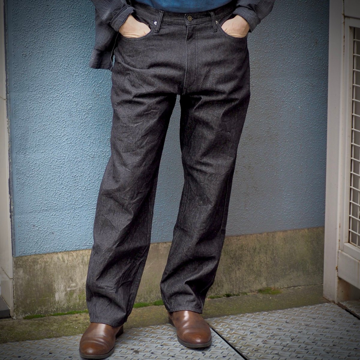 【関税込み】Soulland ブラック Umber ラウンジパンツ セール】ハイウエストツータックスラックスパンツ（スラックス