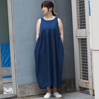 [ OMNIGOD womens / オムニゴッド ] インディゴノースリーブギャザーワンピース