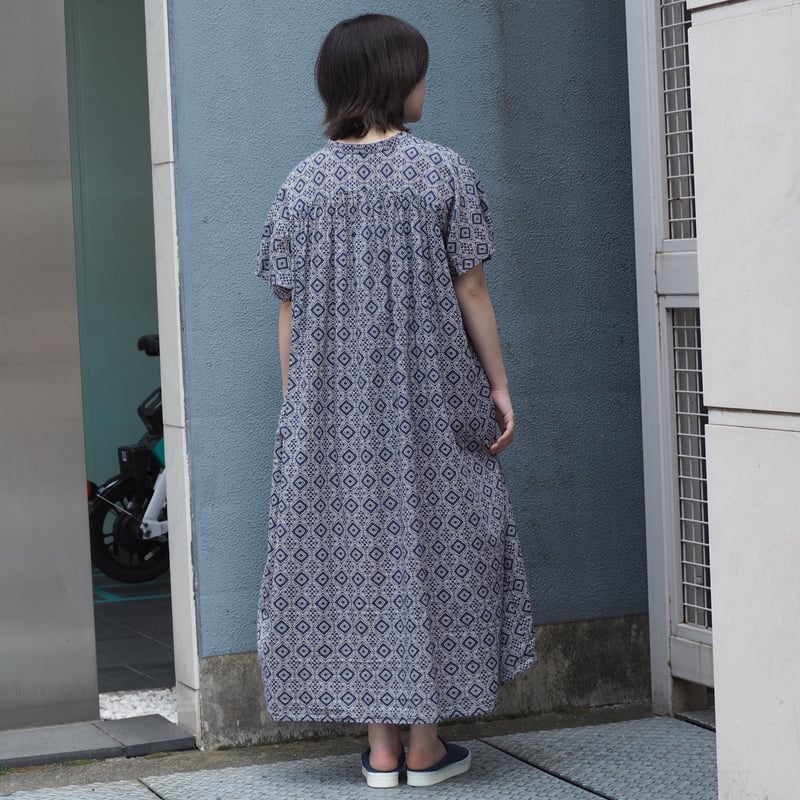 極美品✨　Brocanto ブロカント　インドプリントフロンセワンピース　黒 極美品✨ Brocanto ブロカント インドプリントフロンセワンピース 黒