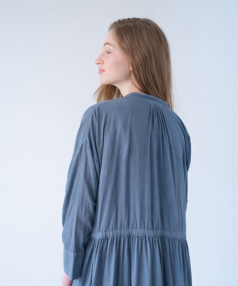 極美品 北欧、暮らしの道具店 柄をまとうカシュクールワンピース かすみ草 柄をまとうカシュクールワンピース / かすみ草 - 北欧、暮らしの