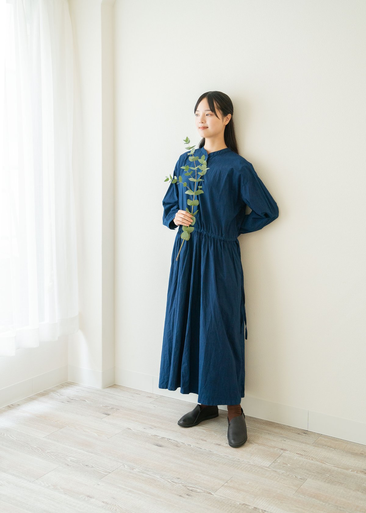 kittaグリーン草木染めギャザーワンピース kittaグリーン草木染めギャザーワンピース