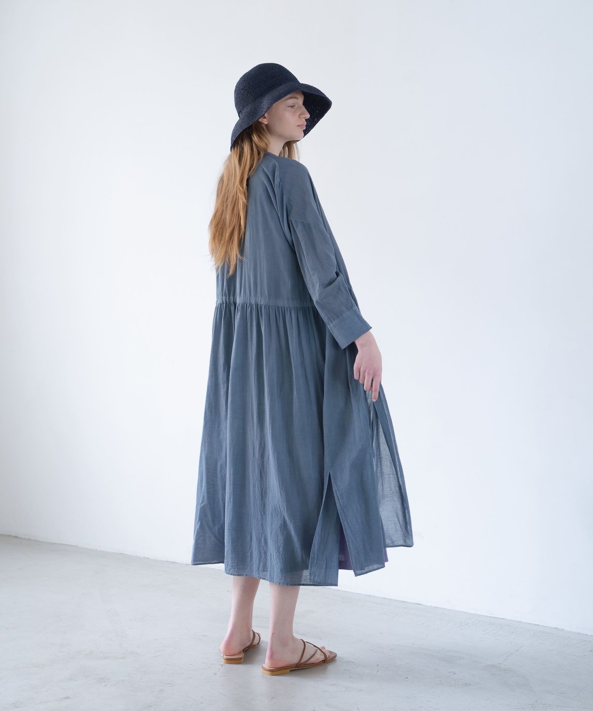 極美品 北欧、暮らしの道具店 柄をまとうカシュクールワンピース かすみ草 柄をまとうカシュクールワンピース / かすみ草 - 北欧、暮らしの