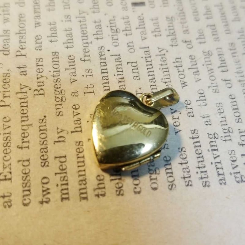 ハートロケット　金9カラット　ペンダント　Prouds locket-heart-s-14k_5_600x.jpg?