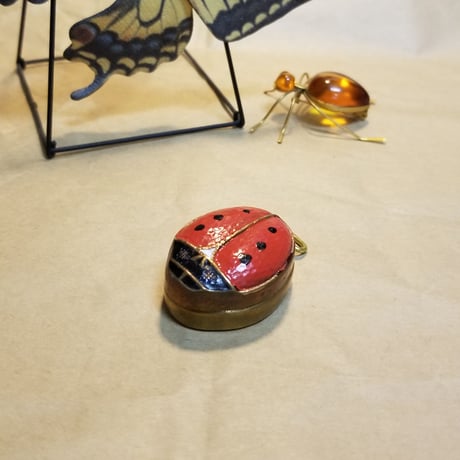 ロケットペンダント　1920年代　てんとう虫　ピルケース