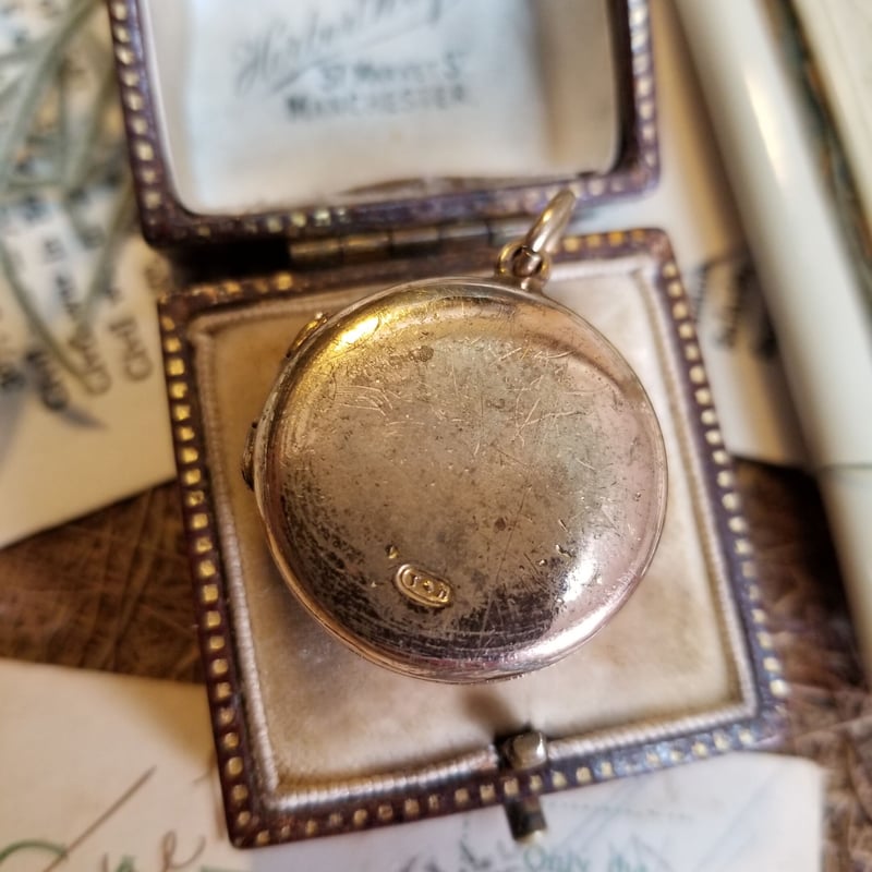 1900年台 エドワーディアン時代の金鍍金ロケットペンダント