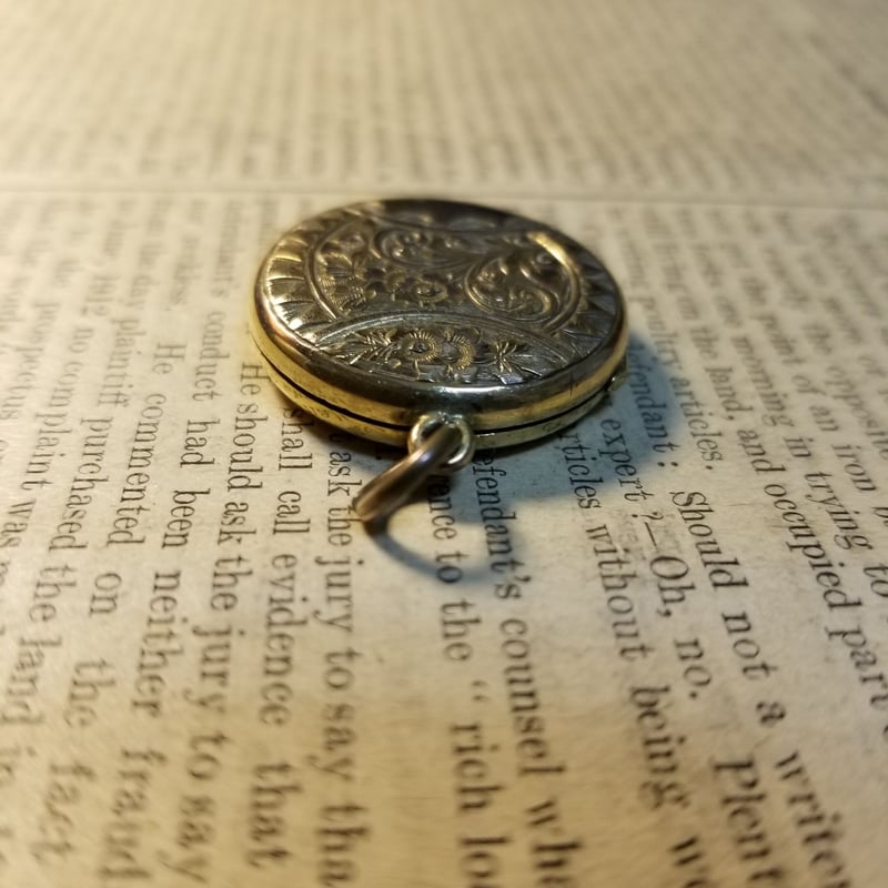 英国アンティーク 1911年 エドワード王朝時代 9金 ロケットペンダント 英国アンティーク 1911年 エドワード王朝時代 9ctゴールド