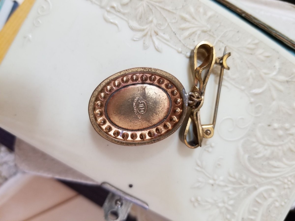 イギリス　アンティーク　ヴィンテージ ブローチ　TLM 1940-1950年代 貴婦人のヴィンテージブローチ TLM(Thomas L