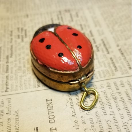 ロケットペンダント　1920年代　てんとう虫　ピルケース