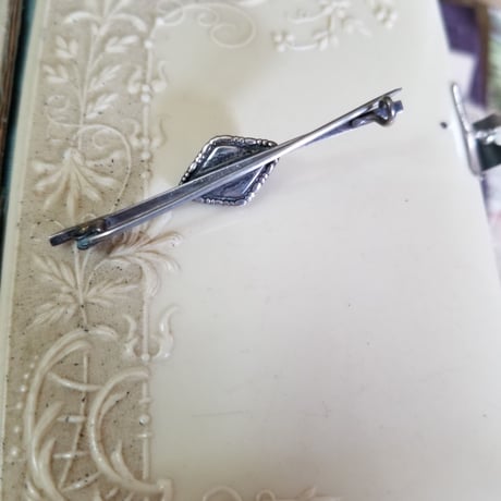 モルフォ蝶のバーブローチ　ダイヤ型