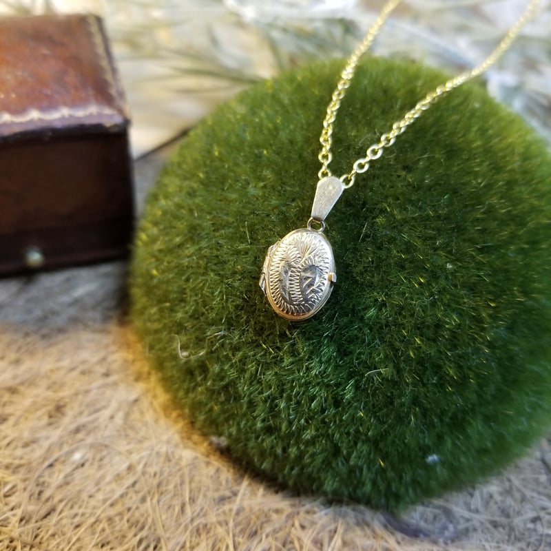 イギリス製 ヴィンテージ 忘れな草のチャーム 9金 ペンダント