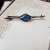 モルフォ蝶のバーブローチ　ダイヤ型