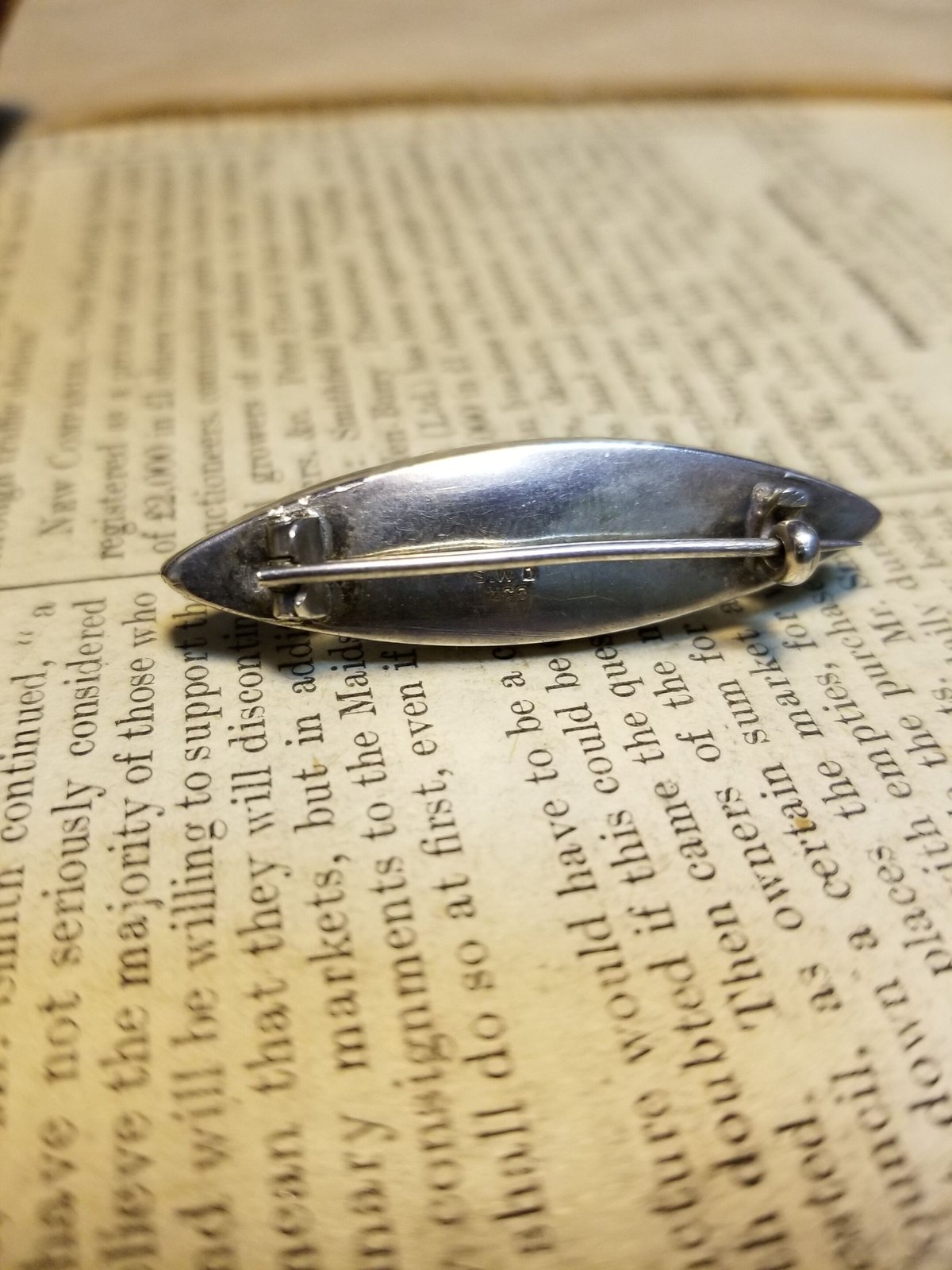 蝶々　アンティーク　ヴィンテージ　シルバーアクセサリーブローチ モルフォ蝶のヴィンテージブローチ シルバー製 | IgnAPoat