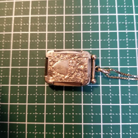 アンティークロケットペンダント　９金ロールドゴールド