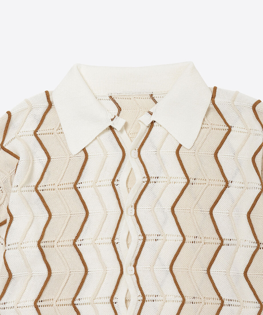 wave pattern knit shirt