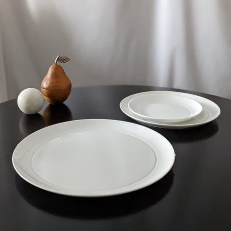 Christien Meindertsma  Plate 220 ( L )