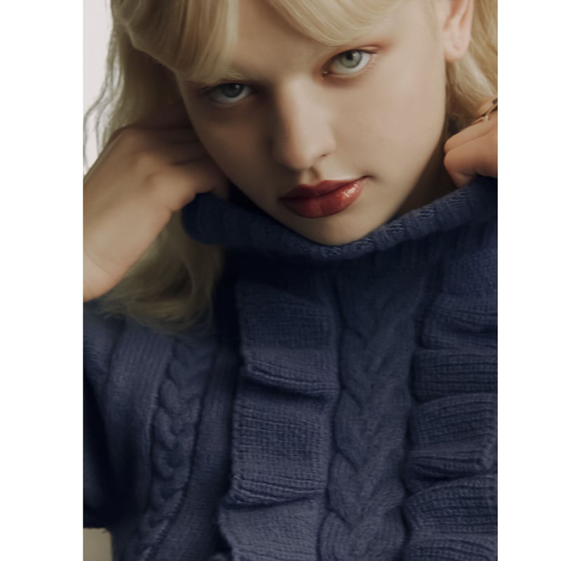 トップス ftt アシンメトリー ロゴ入り クロップド丈 ブラトップ